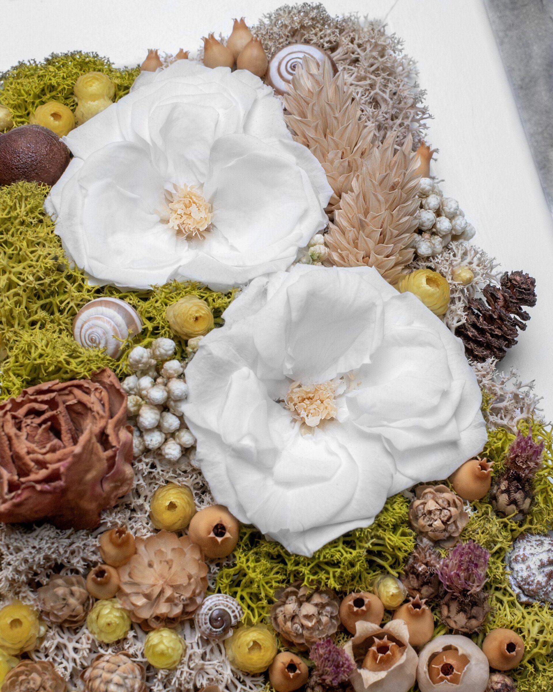 Cuadro floral artesanal “Rosas Silvestres” (21x16 cm) - 2